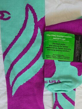 NWT Pro Compression Socks – Size L/XL